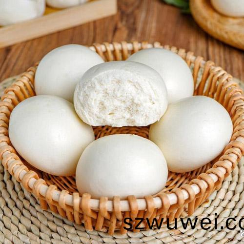 饅頭房最(zui)常(chang)用(yong)的(de)揉麵(mian)壓(ya)麵(mian)的(de)機器(qi)--自動壓麵(mian)機